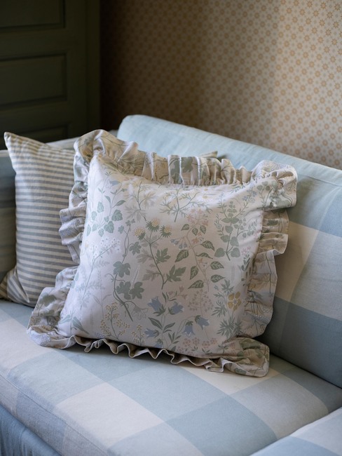 Flora Kuddfodral Volang 50x50